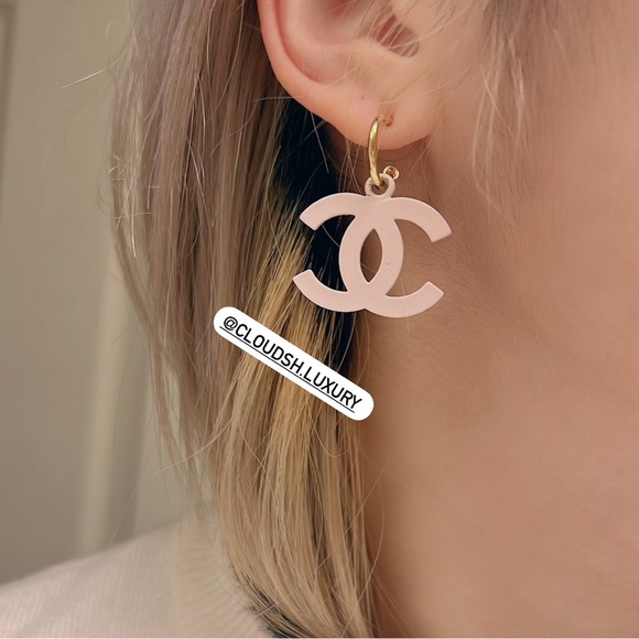 Auth Chanel Vintage Pink CC Logo Earrings w/ Gold hdw - Picture 10 of 10